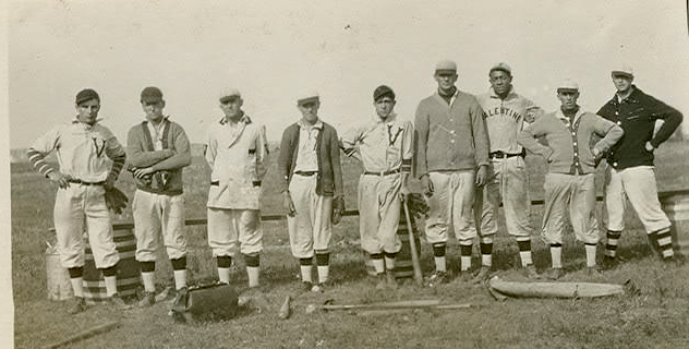 valentine nebraska baseball crowd 1913